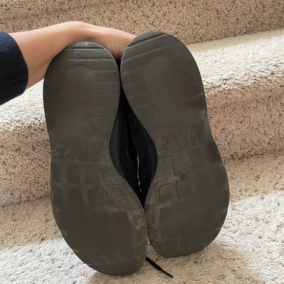 Nike sneakers - Picture 3 of 4